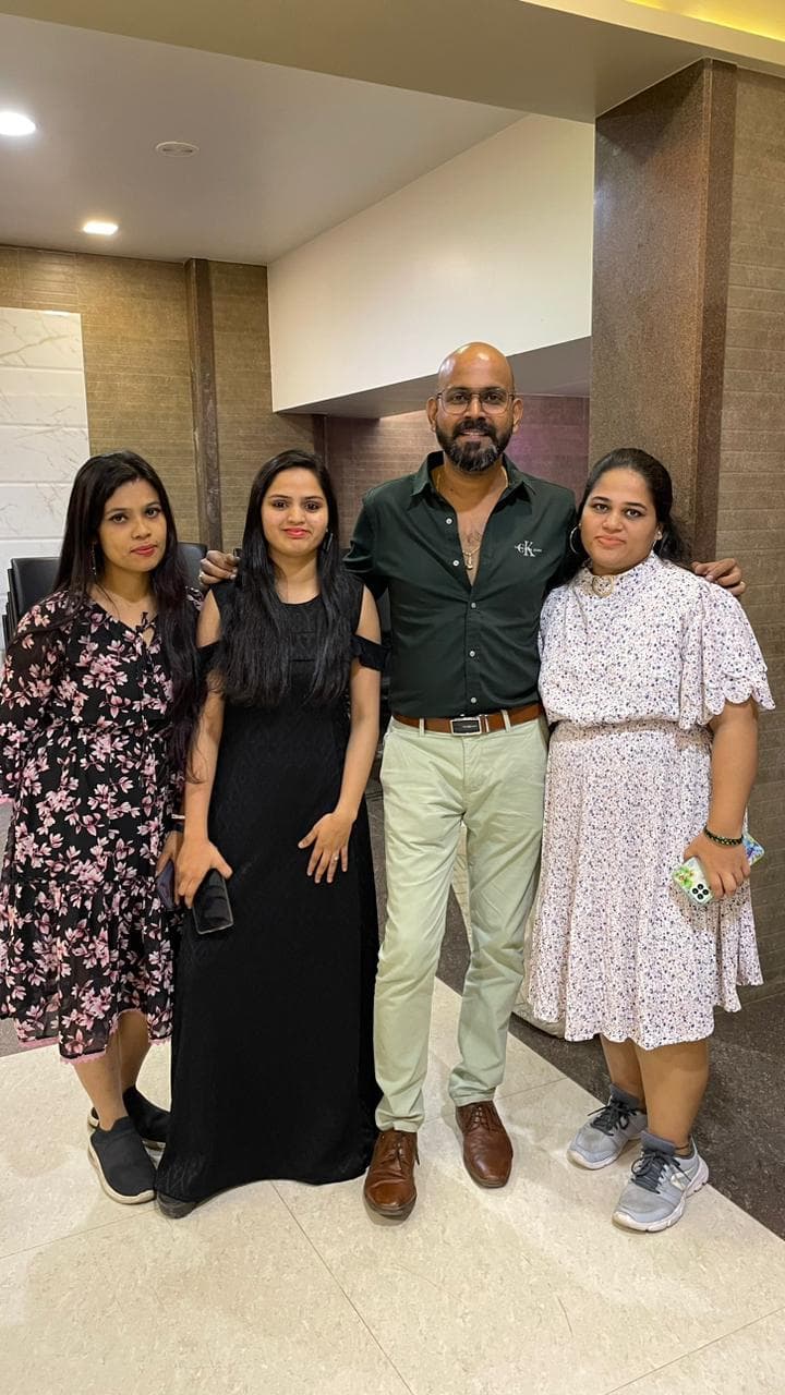 Estate Harbor festivity moment 2