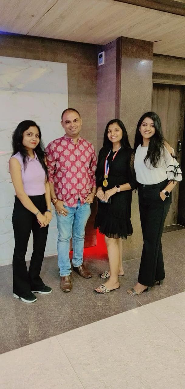 Estate Harbor festivity moment 8